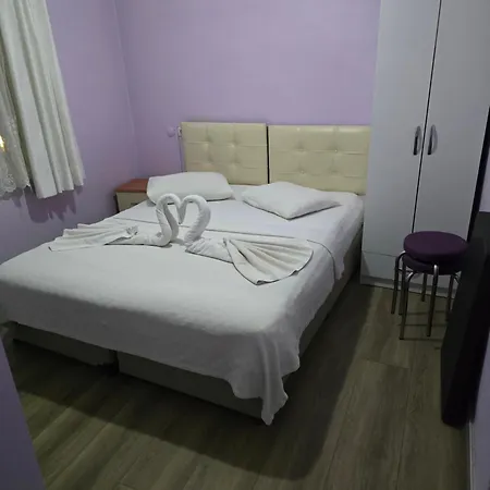 Δωμάτια σε οικογενειακή κατοικία Cesme Pansiyon Çeşme
